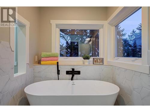 3315 Mcmurchie Road, West Kelowna, BC - Indoor Photo Showing Bathroom