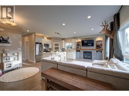 3315 Mcmurchie Road, West Kelowna, BC - Indoor Photo Showing Living Room With Fireplace