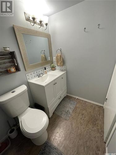 104 2511 Neff Road E, Regina, SK - Indoor Photo Showing Bathroom