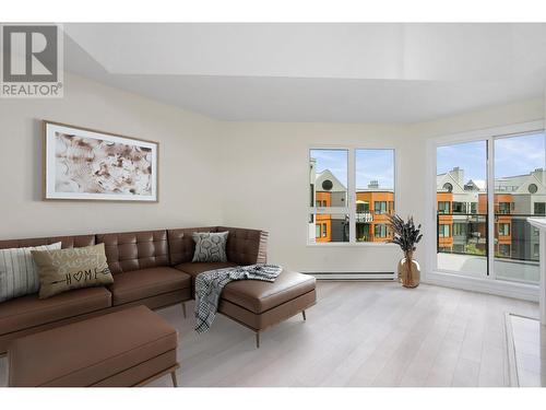 414 1150 Quayside Drive, New Westminster, BC - Indoor Photo Showing Living Room