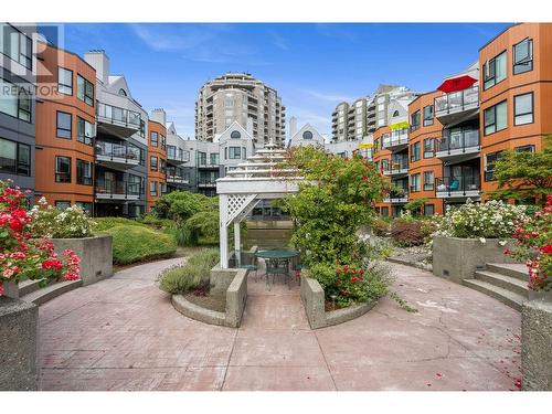 414 1150 Quayside Drive, New Westminster, BC - Outdoor With Facade