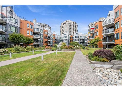 414 1150 Quayside Drive, New Westminster, BC - Outdoor With Facade