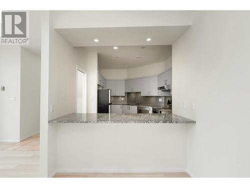 414 1150 Quayside Drive, New Westminster, BC - Indoor Photo Showing Kitchen With Upgraded Kitchen