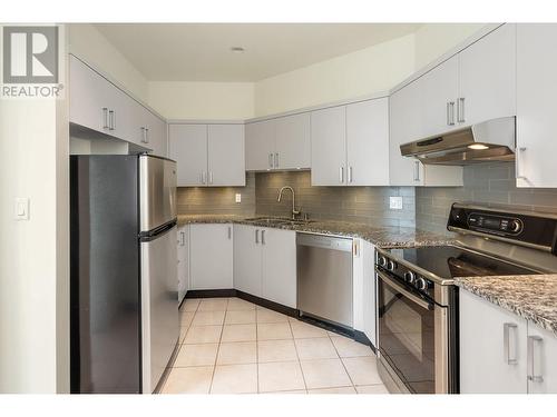 414 1150 Quayside Drive, New Westminster, BC - Indoor Photo Showing Kitchen