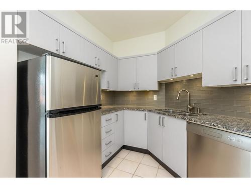 414 1150 Quayside Drive, New Westminster, BC - Indoor Photo Showing Kitchen With Upgraded Kitchen