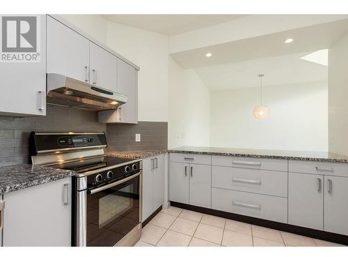 414 1150 Quayside Drive, New Westminster, BC - Indoor Photo Showing Kitchen With Upgraded Kitchen