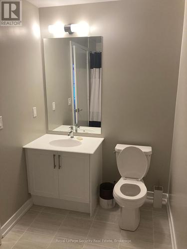 210 - 50 Ann Street, Caledon, ON - Indoor Photo Showing Bathroom