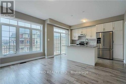 3118 Postridge Drive, Oakville, ON - Indoor Photo Showing Kitchen