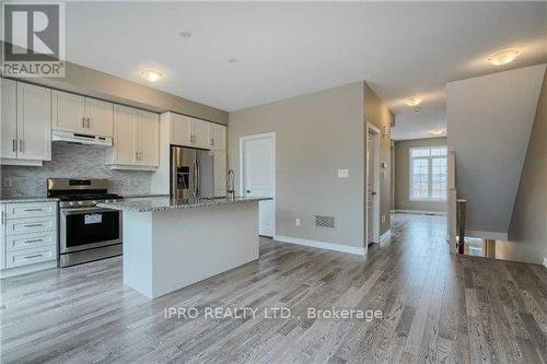 3118 Postridge Drive, Oakville, ON - Indoor Photo Showing Kitchen