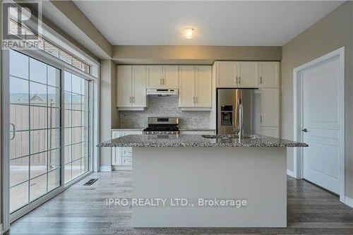 3118 Postridge Drive, Oakville, ON - Indoor Photo Showing Kitchen With Upgraded Kitchen