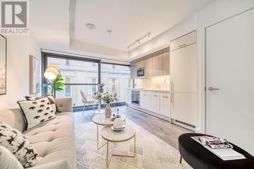 513 - 403 Church Street, Toronto, ON - Indoor Photo Showing Living Room