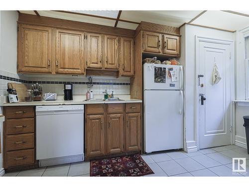 11044 81 Av Nw, Edmonton, AB - Indoor Photo Showing Kitchen