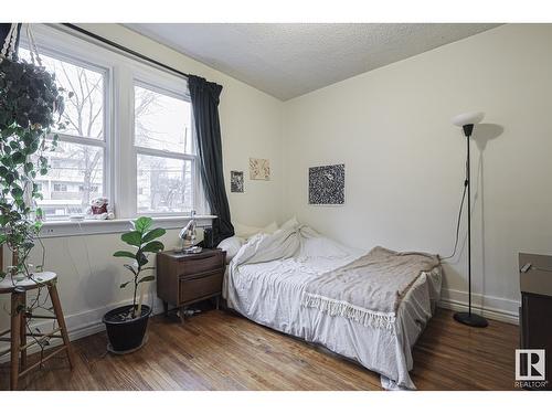 11044 81 Av Nw, Edmonton, AB - Indoor Photo Showing Bedroom