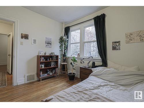 11044 81 Av Nw, Edmonton, AB - Indoor Photo Showing Bedroom