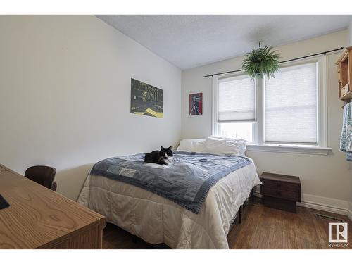 11044 81 Av Nw, Edmonton, AB - Indoor Photo Showing Bedroom