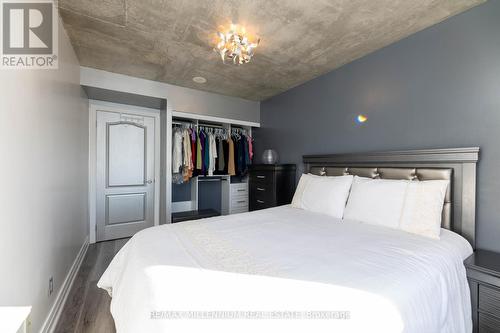 502 - 50 Disera Drive, Vaughan, ON - Indoor Photo Showing Bedroom