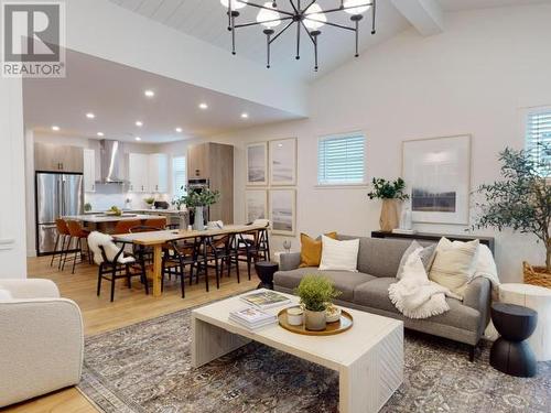 4060 Saturna Ave, Powell River, BC - Indoor Photo Showing Living Room