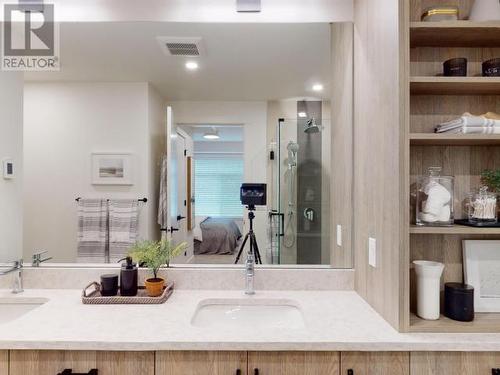 4060 Saturna Ave, Powell River, BC - Indoor Photo Showing Bathroom