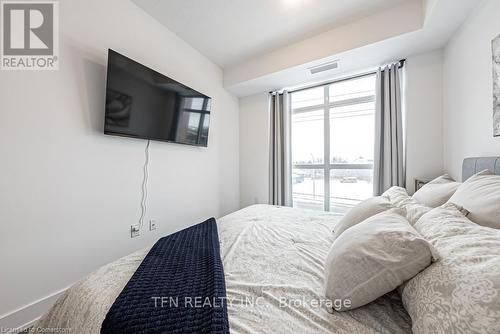 302 - 450 Dundas Street E, Hamilton, ON - Indoor Photo Showing Bedroom