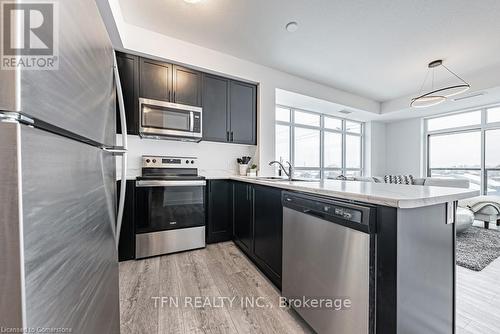 302 - 450 Dundas Street E, Hamilton, ON - Indoor Photo Showing Kitchen