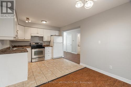 10 - 688 Exeter Road, London, ON - Indoor Photo Showing Kitchen