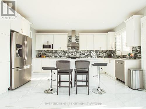 23 Chaumont Drive, Hamilton, ON - Indoor Photo Showing Kitchen With Stainless Steel Kitchen With Upgraded Kitchen