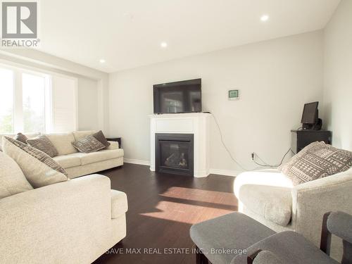 23 Chaumont Drive, Hamilton, ON - Indoor Photo Showing Living Room With Fireplace