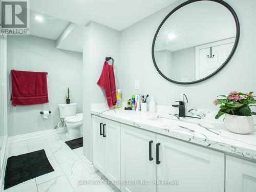 23 Chaumont Drive, Hamilton, ON - Indoor Photo Showing Bathroom