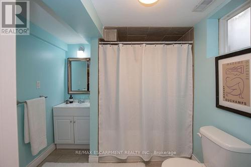 Lower - 551 Barnaby Street, Hamilton, ON - Indoor Photo Showing Bathroom