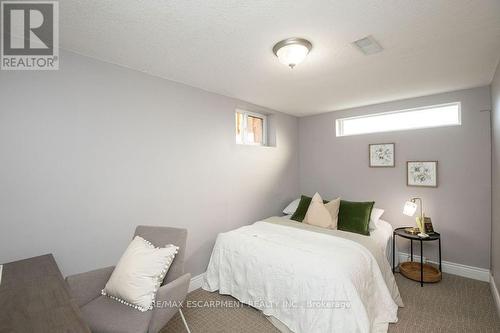 Lower - 551 Barnaby Street, Hamilton, ON - Indoor Photo Showing Bedroom