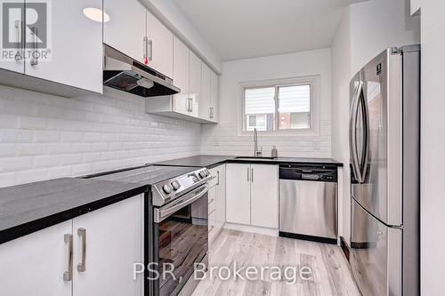 F - 520 Sunnydale Place, Waterloo, ON - Indoor Photo Showing Kitchen With Stainless Steel Kitchen With Upgraded Kitchen