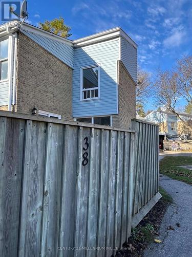 38 - 33 Burns Drive, Guelph, ON - Outdoor