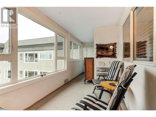 Enclosed Sun Room - 1045 Sutherland Avenue Unit# 302, Kelowna, BC - Indoor Photo Showing Other Room