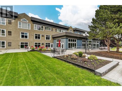 In Season Photo - Common Area - 1045 Sutherland Avenue Unit# 302, Kelowna, BC - Outdoor With Deck Patio Veranda