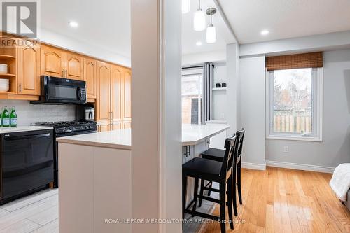 8 Cranmore Court, Brampton, ON - Indoor Photo Showing Kitchen