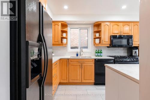 8 Cranmore Court, Brampton, ON - Indoor Photo Showing Kitchen With Double Sink