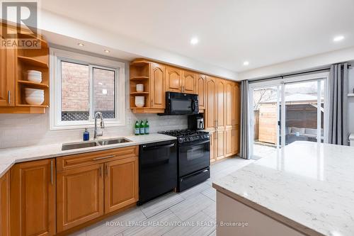 8 Cranmore Court, Brampton, ON - Indoor Photo Showing Kitchen With Double Sink