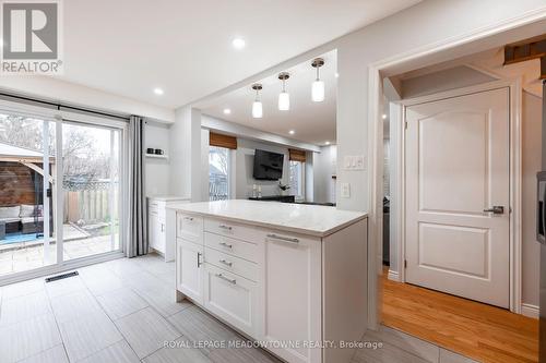 8 Cranmore Court, Brampton, ON - Indoor Photo Showing Kitchen