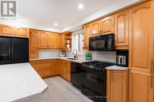 8 Cranmore Court, Brampton, ON - Indoor Photo Showing Kitchen With Double Sink