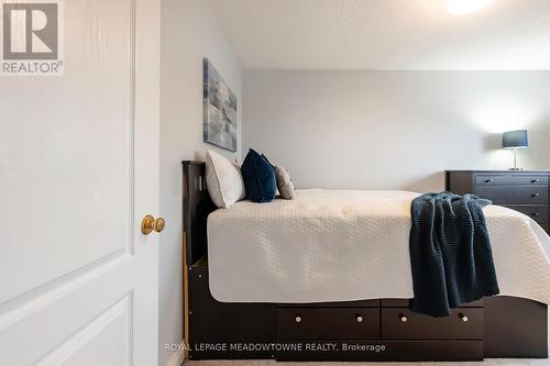 8 Cranmore Court, Brampton, ON - Indoor Photo Showing Bedroom