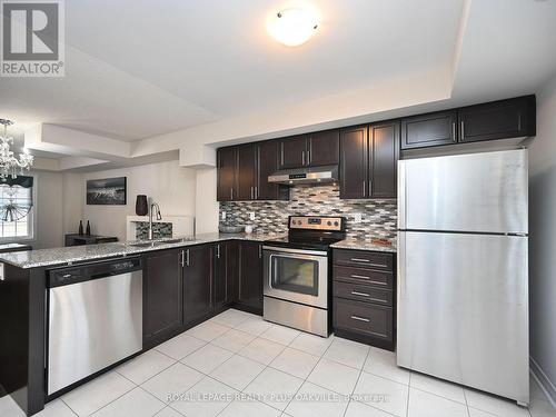 90 - 2280 Baronwood Drive, Oakville, ON - Indoor Photo Showing Kitchen With Stainless Steel Kitchen With Upgraded Kitchen