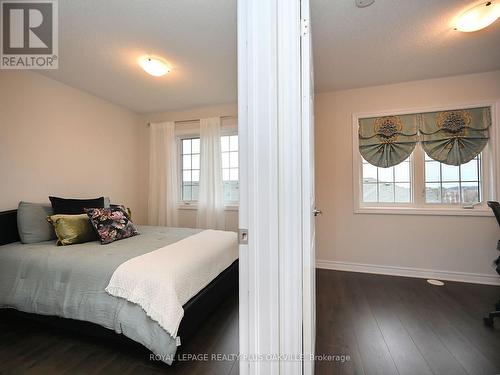 90 - 2280 Baronwood Drive, Oakville, ON - Indoor Photo Showing Bedroom