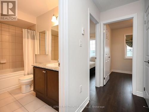 90 - 2280 Baronwood Drive, Oakville, ON - Indoor Photo Showing Bathroom