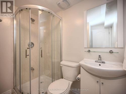 90 - 2280 Baronwood Drive, Oakville, ON - Indoor Photo Showing Bathroom