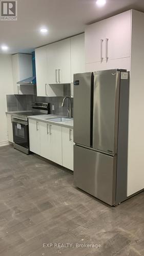 201 - 20473 Highway 48, East Gwillimbury, ON - Indoor Photo Showing Kitchen