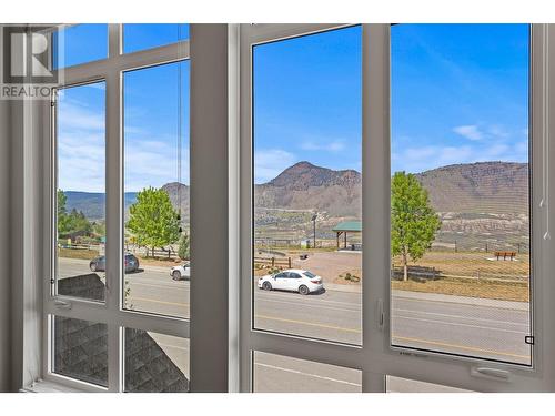 1951 Qu'Appelle Boulevard Unit# 115, Kamloops, BC - Indoor Photo Showing Other Room