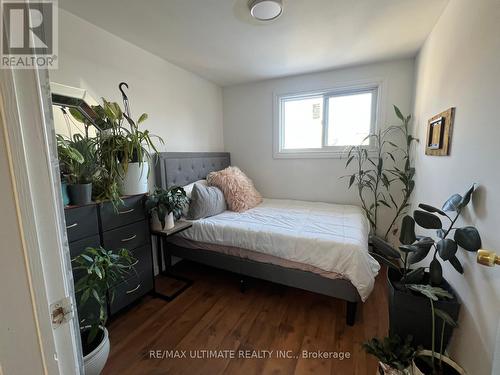 102 Mowat Crescent, Barrie, ON - Indoor Photo Showing Bedroom