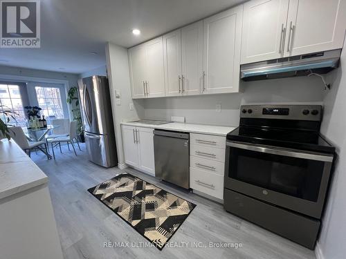 102 Mowat Crescent, Barrie, ON - Indoor Photo Showing Kitchen