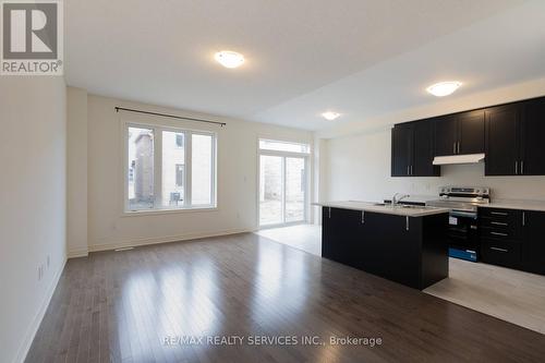 18 Truffle Court, Brampton, ON - Indoor Photo Showing Kitchen