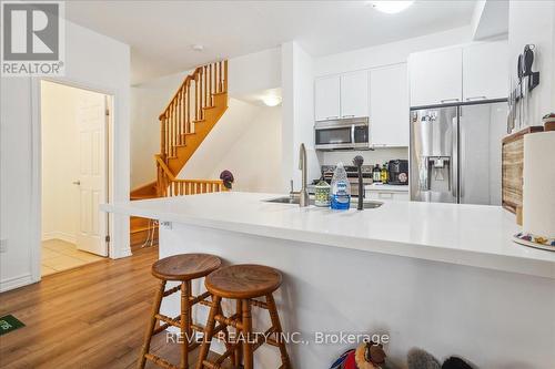 83 - 2435 Greenwich Drive, Oakville, ON - Indoor Photo Showing Kitchen With Upgraded Kitchen